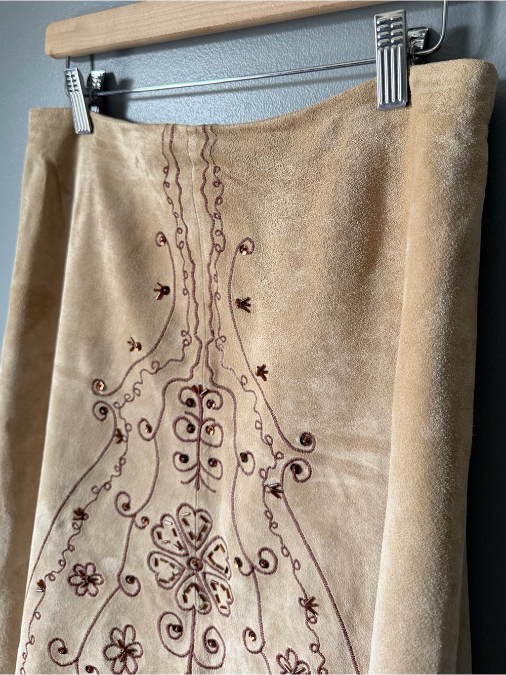 Vintage Danier Embroidered Beaded Genuine Suede Skirt Boho Western Size 6 - Picture 7 of 16